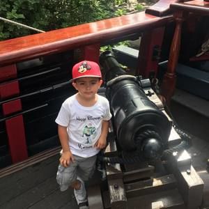 Meet your Posher, Marcos